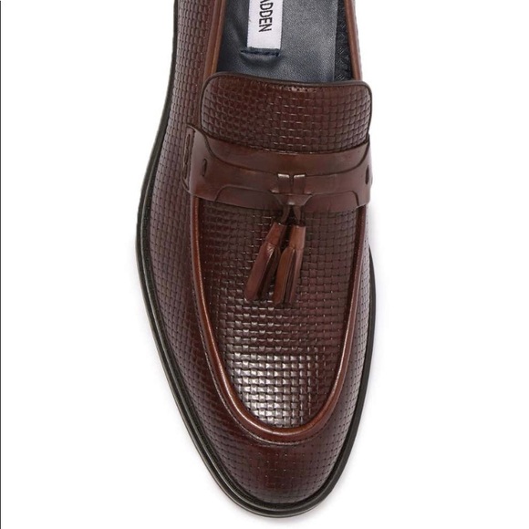 Steve Madden Ebbert Tassel Woven Dress Shoes - Picture 4 of 4